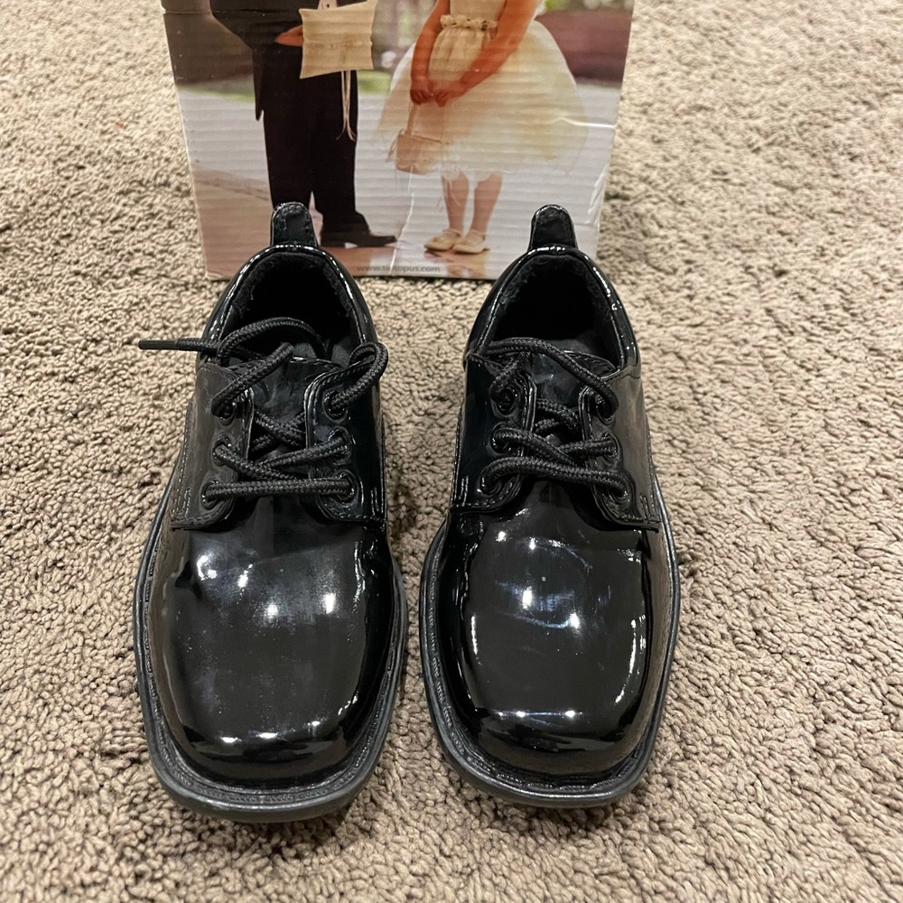 Boys tuxedo/dress shoes
